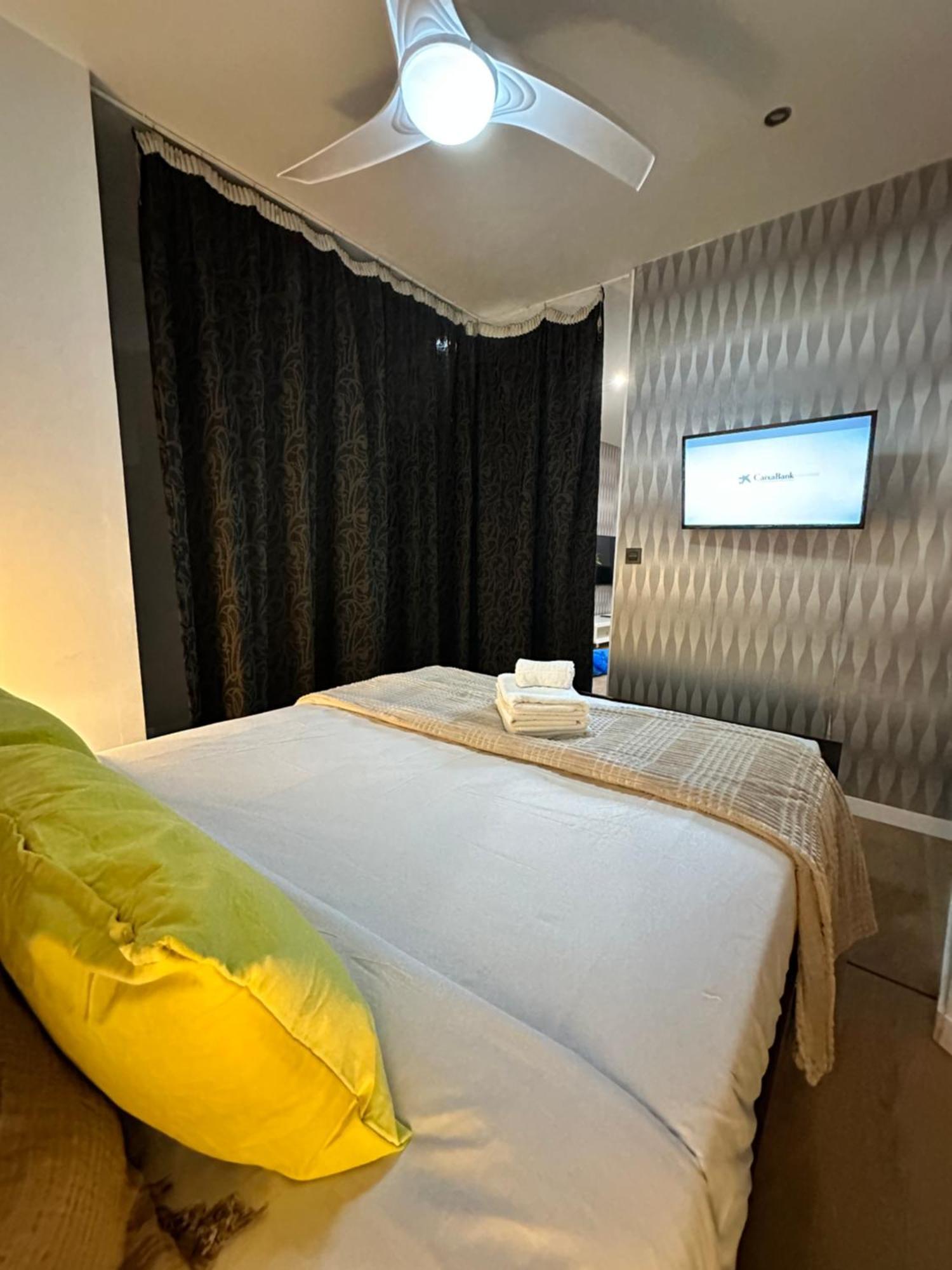 Carreteria Deluxe Apartment Malaga Ngoại thất bức ảnh